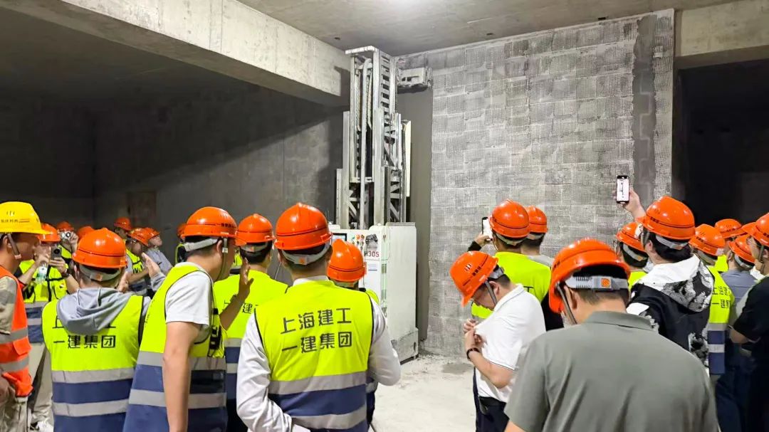 蔚建機器人“尖兵”集結，上海建工一建集團力推“內墻粉刷系列機器人”規模化應用(圖4)