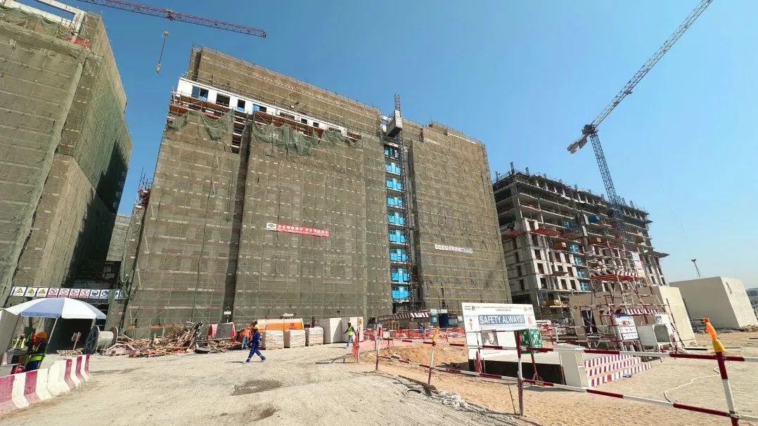 Weibuild Plastering Robot Achieves Flawless Walls in UAE's 50°C Desert Condition