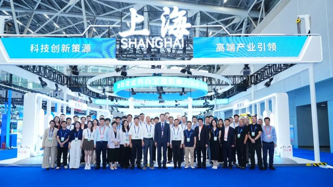 2025中博會，蔚建抹灰機器人展示智能建造硬實力(圖2)