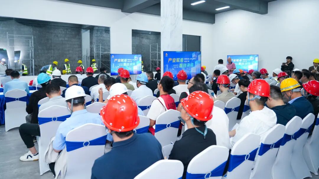 抹灰機器人vs傳統(tǒng)人工：江西建工“蔚建機器人&匠心手藝人技能大賽”在南京舉行(圖14)